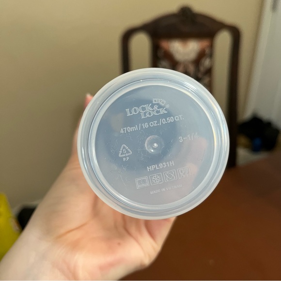 Plastic Travel Tumbler Bottle with Lid and Cover! - Picture 4 of 4